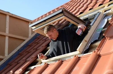 Pose de fenêtres de toit Velux à Puysserampion